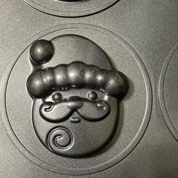 Wilton  CHRISTMAS NOVELTY BAKING PAN - Picture 3 of 9